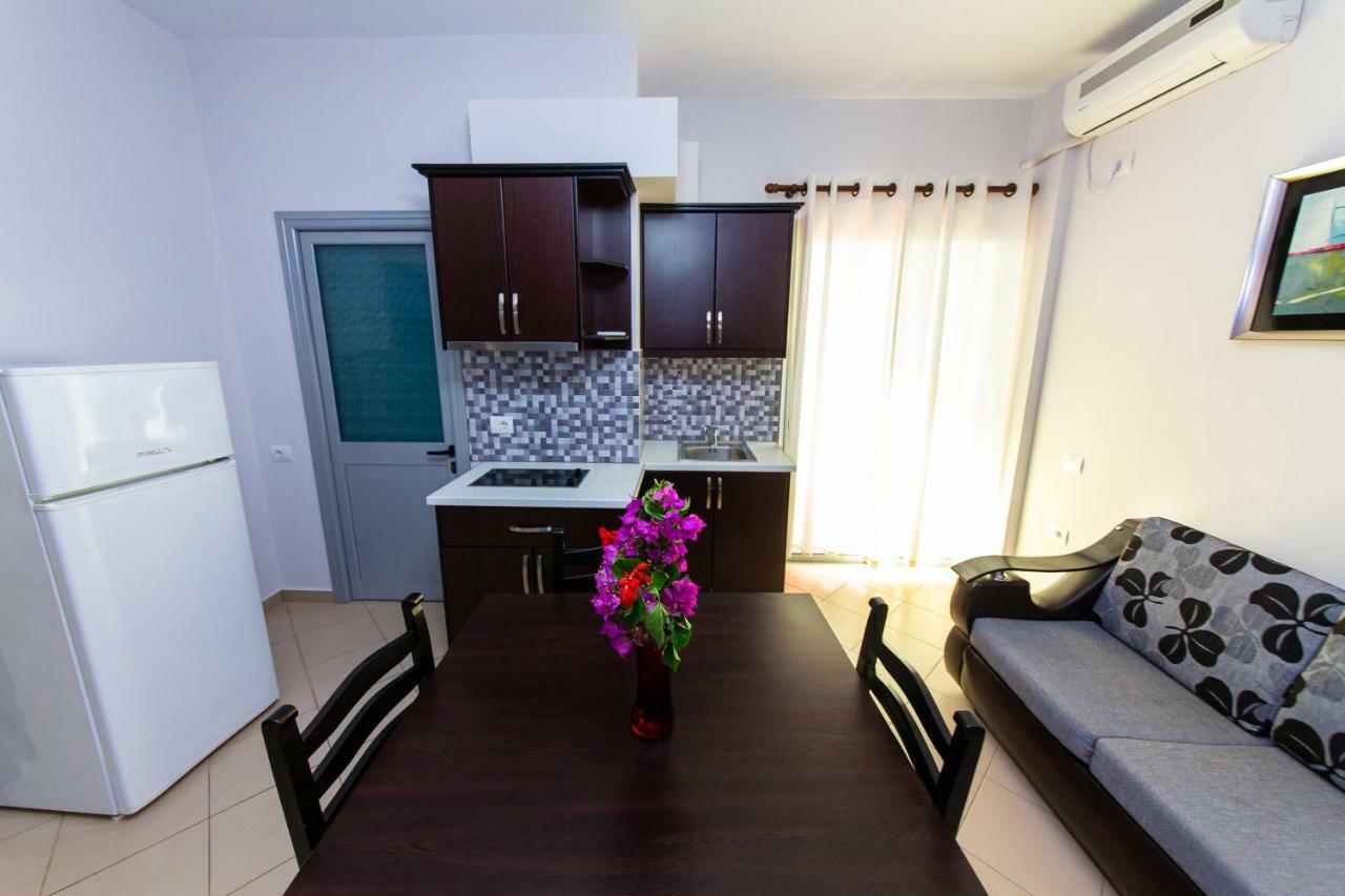 Hotel Villa Qendra คซามิล ภายนอก รูปภาพ