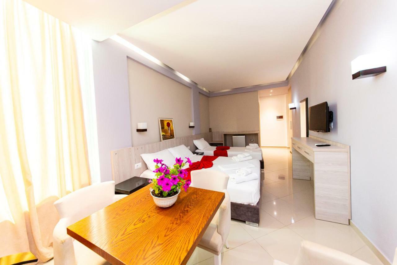 Hotel Villa Qendra คซามิล ภายนอก รูปภาพ